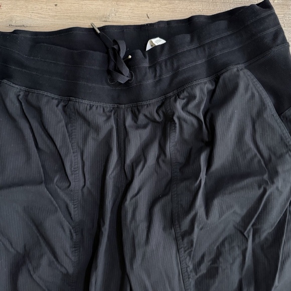 Lululemon Dance Studio Mid-rise Joggers Women Size 14 Black - Picture 3 of 5